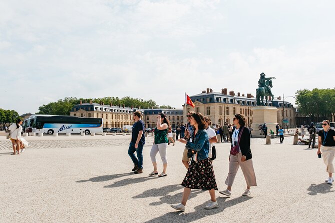 From Paris: Versailles Palace Live Tour with Gardens Access - Key points before you book