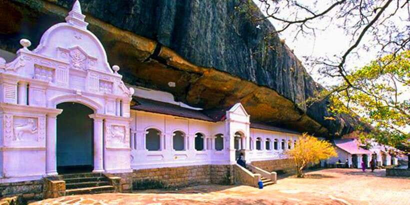 From Sigiriya: Kandy Transfer with Dambulla and Spice Garden - Key points to know before booking
