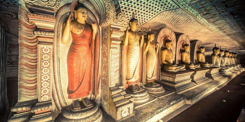 From Sigiriya: Kandy Transfer with Dambulla and Spice Garden - The road to Kandy through Sri Lanka’s interior
