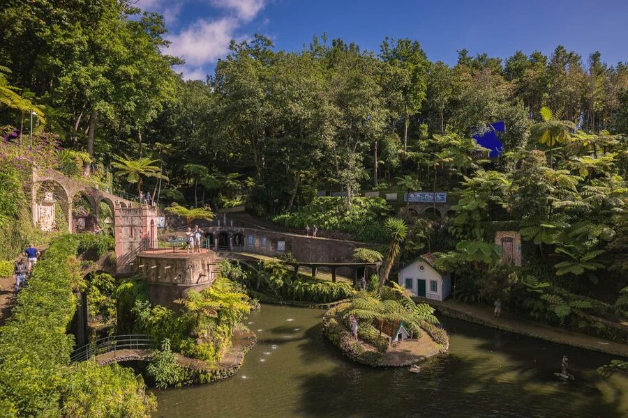 Funchal: Monte Tropical Garden & Toboggan Ride by Tuk Tuk - The return through Funchal