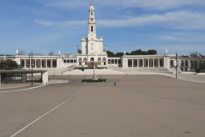 Garden of Peace Eden Park, Grutas, Fátima, Batalha, Nazaré,Óbidos - Why a private vehicle changes the day