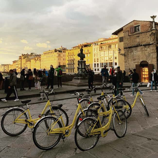 Gardens, markets and hidden gems in Florence, by city bike - River riding at Albereta and Anconella