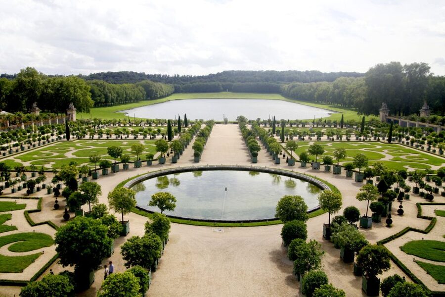 Gardens of Versailles Walking Tour & Palace Entry - Entering the palace after the garden tour