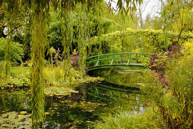 Giverny Half Day Guided Trip with Monet's House & Gardens from Paris by minivan - How much time will you really have?