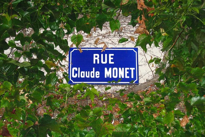 Giverny Monet’s Home and Gardens Half Day Tour from Paris - Free Time in Giverny Village