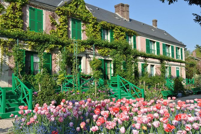 Giverny's House & Gardens plus Versailles Palace Day Trip with Lunch from Paris - Lunch beside the Epte River at Moulin de Fourges