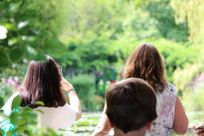Giverny's House & Gardens plus Versailles Palace Day Trip with Lunch from Paris - Transport, group size, and the value of the day