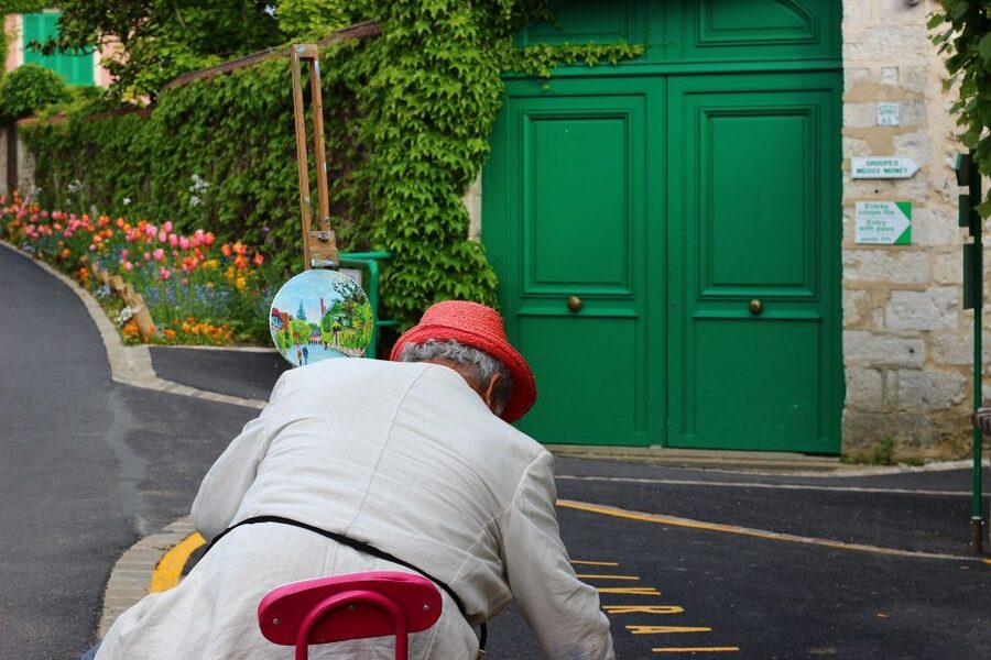 Giverny Village Walking Tour & Skip-the-Line to Monet Garden - Priority entry makes a real difference
