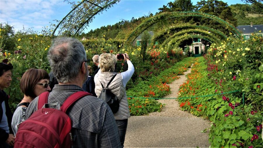 Giverny Village Walking Tour & Skip-the-Line to Monet Garden - Inside Monet’s house