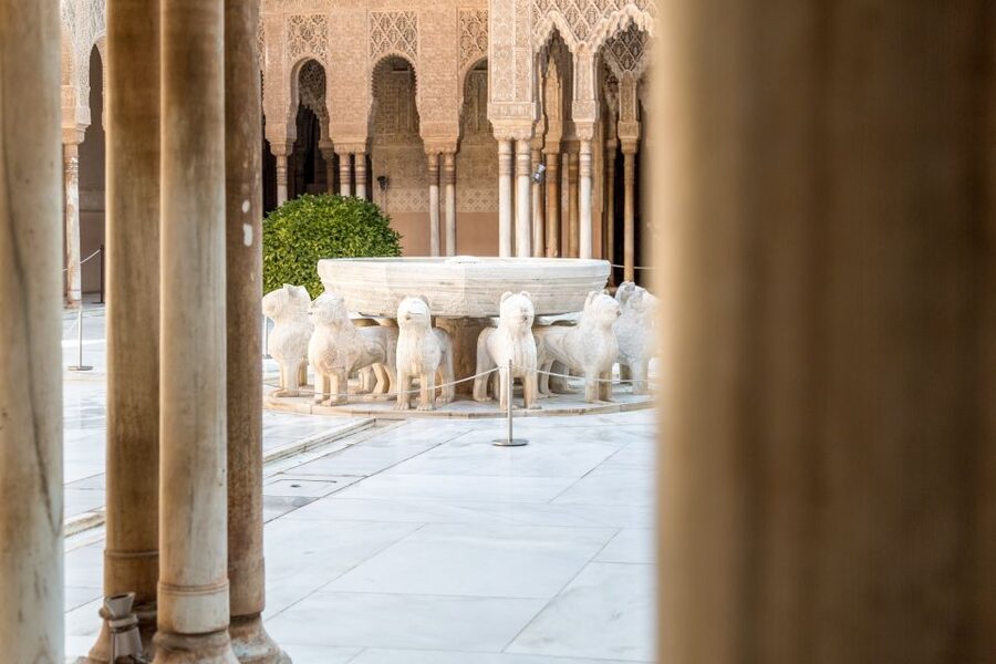 Granada: 3-Hour Alhambra and Generalife Gardens Guided Tour - Timing is the biggest planning issue