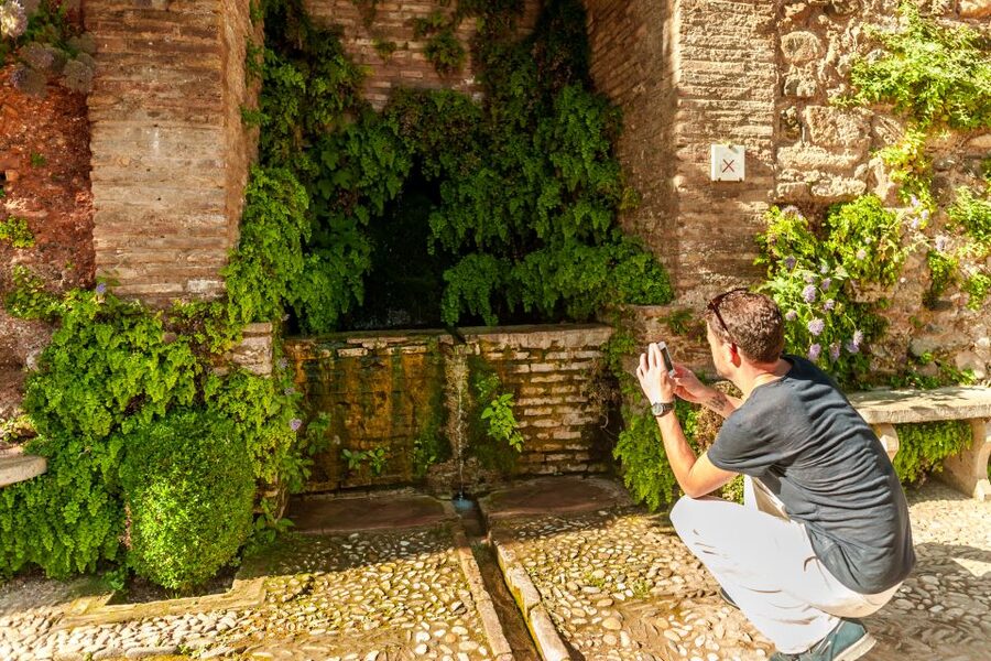 Granada: Alhambra and Generalife Garden Ticket & Guided Tour - Generalife Gardens: Water, Flowers, and Summer Retreats