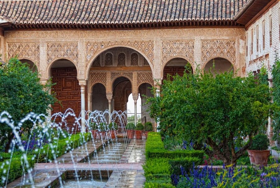 Granada: Alhambra and Generalife Garden Ticket & Guided Tour - The Big Limitation: No Nasrid Palaces
