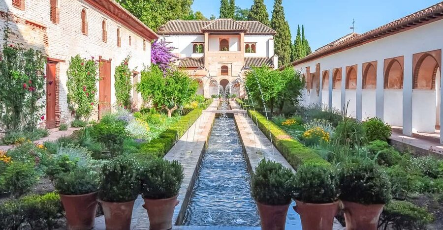 Granada: Alhambra Gardens and Generalife Ticket - Going without a guide or audio guide