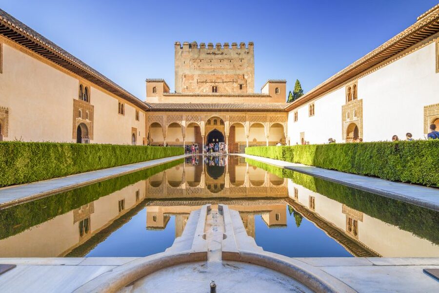 Granada: Alhambra Gardens, Generalife & Alcazaba Guided Tour - What you see, and what you do not see