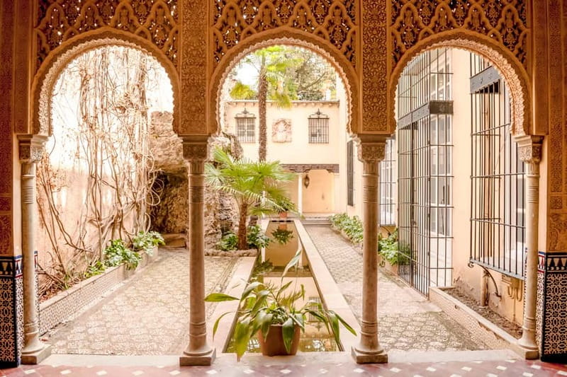 Granada: Alhambra & Gardens Tour w/Nasrid Palaces Option - Is $35 good value?