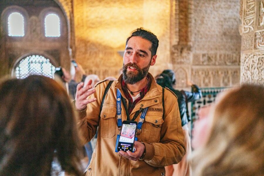 Granada: Alhambra Guided Tour with Nasrid Palaces & Gardens - Key points to know before booking