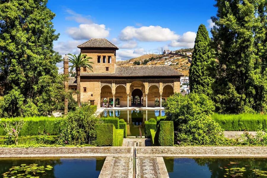 Granada: Alhambra, Nasrid Palaces & Gardens guided Tour - Alcazaba and the climb to Torre de la Vela