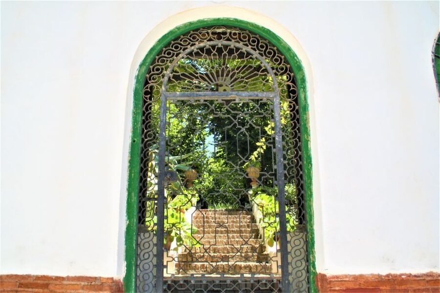 Granada: Gardens of Carmenes Guided Tour - Carmen de los Mártires: formal gardens below the Alhambra