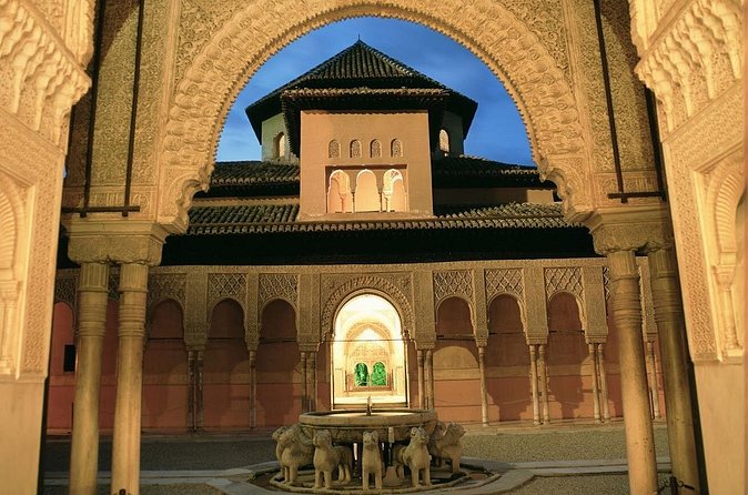 Granada Tour with Alhambra and Generalife Gardens from Seville - Group size, guides, and communication