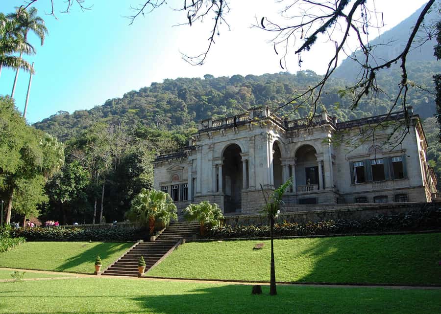 Green Rio: Guided Tour of Botanical Garden and Lage Park - Walking through the Botanical Garden