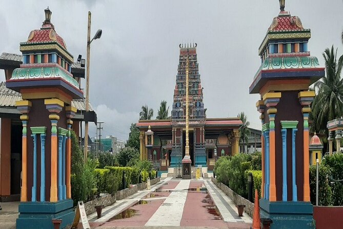 Half Day Nadi "Historical and Cultural Tour" with Village,Temple,Gardens&Markets - Entering Sri Siva Subramaniya Swami Temple