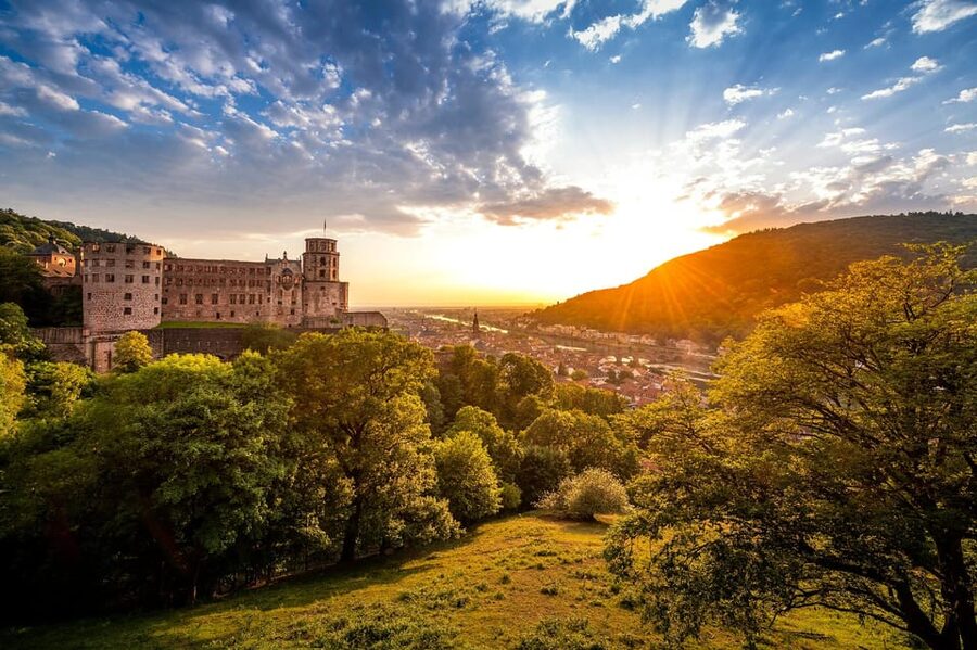 Heidelberg: Heidelberg Castle Garden & Outside Private Tour - What you do not see inside the castle
