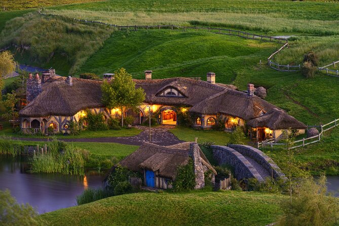 Hobbiton Movie Set and Hamilton Gardens Small Group-from Auckland - Price and what you receive for $217.20