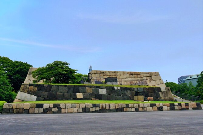Imperial Palace East Garden and Edo Castle Walking Tour in Tokyo - Price, group size, and what you receive
