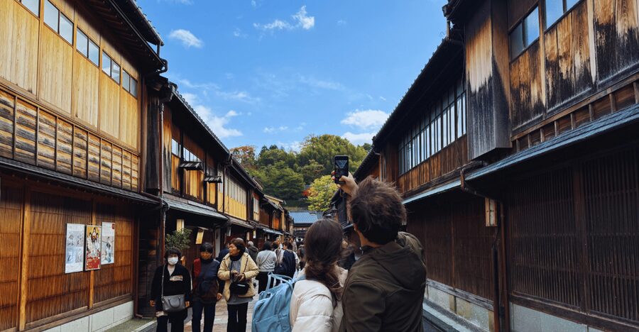 Kanazawa: Half-Day Private Tour - Garden, Castle, Geisha - Why this four-hour route works in Kanazawa