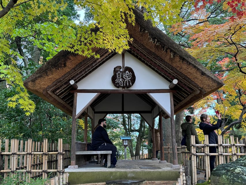 Kanazawa: Half-Day Private Tour - Garden, Castle, Geisha - What the private guide adds