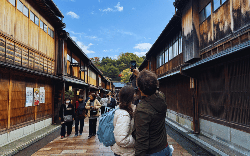 Kanazawa: Half-Day Private Tour - Garden, Castle, Geisha - Oyama Shrine and the Shinmon Gate
