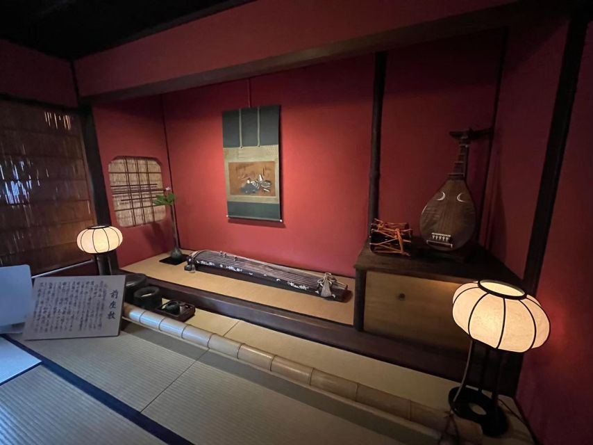 Kanazawa: Samurai, Matcha, Gardens and Geisha Full-Day Tour - Kanazawa Castle and the story behind Kenroku-en