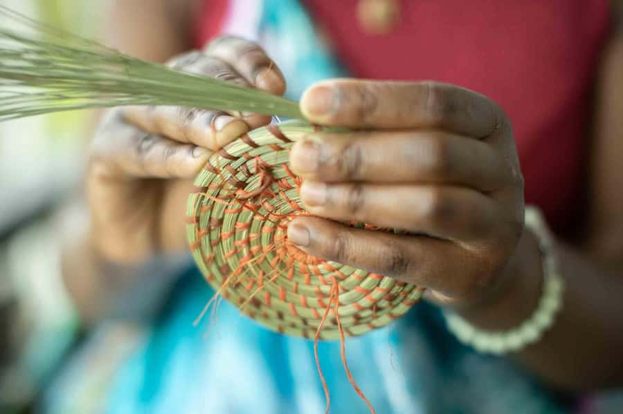 Kigali: Traditional Basket Weaving in a Garden - Starting with Rwandan basket weaving