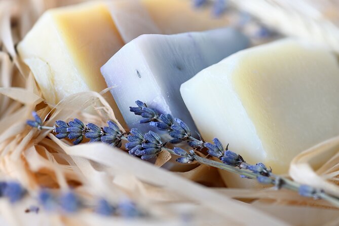 Lavender Route - Small-Group Day Trip from Avignon - Two hours in ochre-colored Roussillon