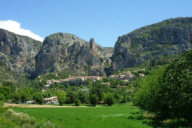 Lavender Small-Group Tour In Valensole from Marseille - Lunch and old streets in Moustiers-Sainte-Marie