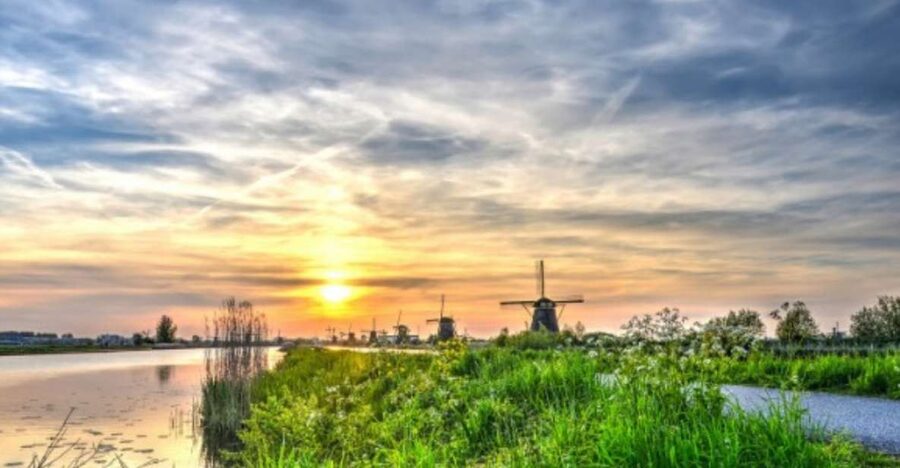 Leiden: Windmill and Countryside Cruise near Keukenhof - Understanding Dutch water control without a long museum visit