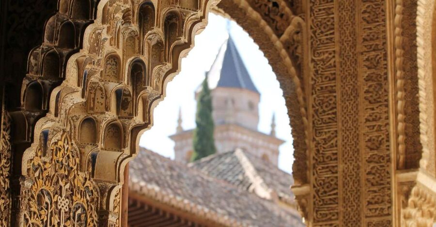 Malaga: Granada Day Trip with Alhambra, Palaces and Gardens - Key points to know before booking