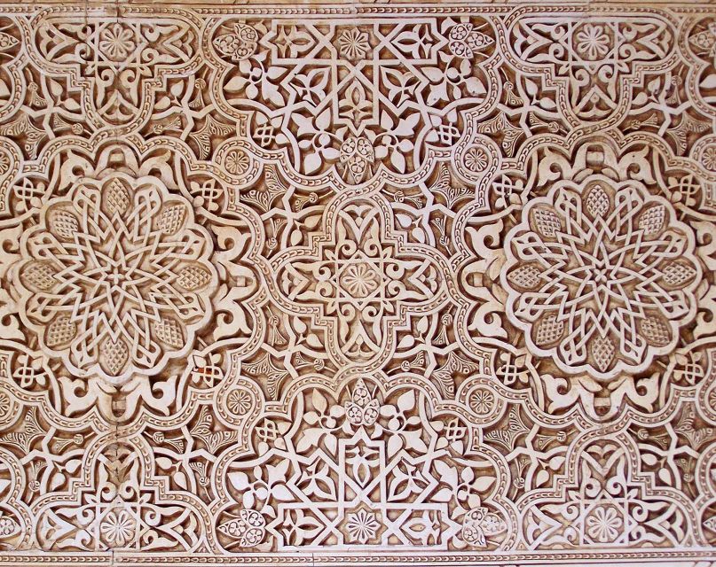 Malaga: Granada Day Trip with Alhambra, Palaces and Gardens - Inside the Nasrid Palaces