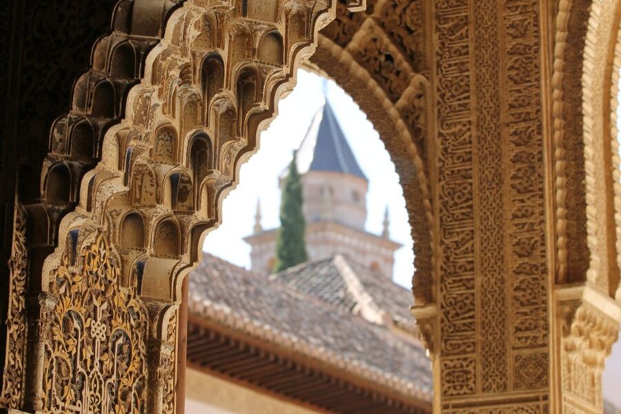 Malaga: Granada Day Trip with Alhambra, Palaces and Gardens - The Malaga departure points and long ride north