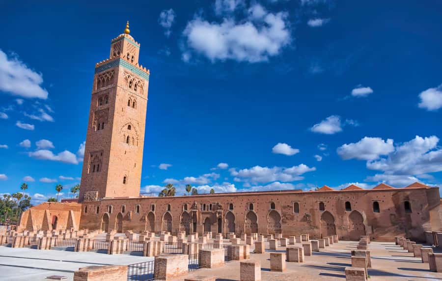Marrakech: Bahia Palace, Madrasa Ben Youssef & Secret Garden - The souks show Marrakech at working speed