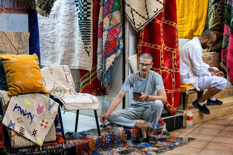 Marrakech: Private Full-Day City Tour w/ Majorelle Garden - Entering the Medina and its maze of souks