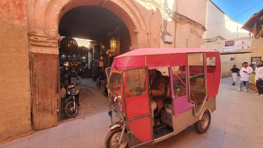 Marrakech Tuk-Tuk Tour with Photography Museum+Secret Garden - Seeing two different Marrakechs