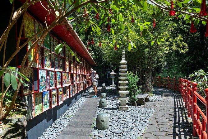 Monte Palace Tropical Garden tour with Cable Car - What the guide adds to the visit