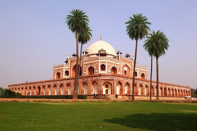Mughal Heritage Tour Including Lodhi Garden, Humayun Tomb and Akshardham Temple - Four stops that show Delhi from different angles