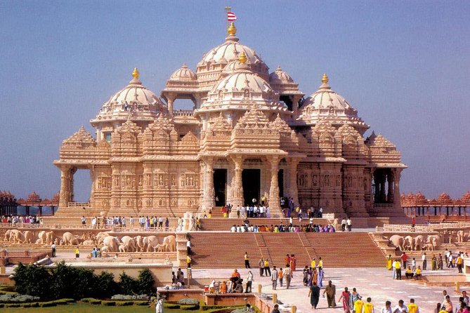 Mughal Heritage Tour Including Lodhi Garden, Humayun Tomb and Akshardham Temple - Humayun’s Tomb: the architectural centerpiece