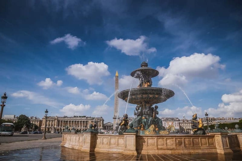 Paris: Louvre Museum Entry Ticket and Garden Walking Tour - Why start outside the Louvre?