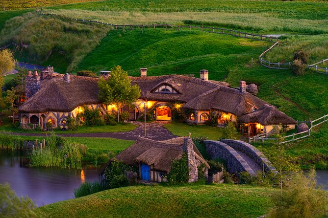 Private 2 Day Tour: Hobbiton, Waitomo, Rotorua Geothermal & Hamilton Gardens - Key points to know before booking