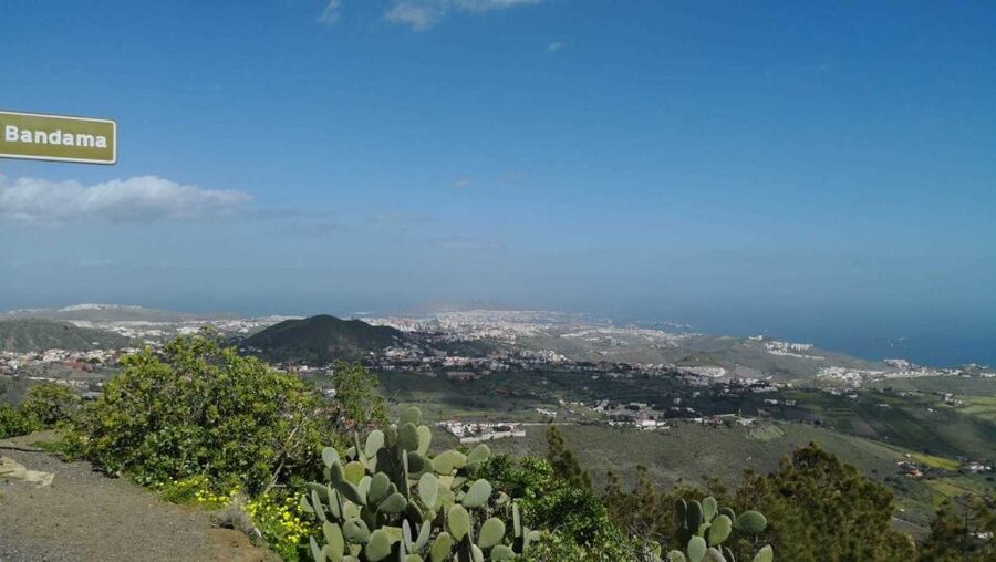 Private Bandama Caldera Volcano, Botanic Garden & Old Town - Starting at Lentini Monopol near the cathedral