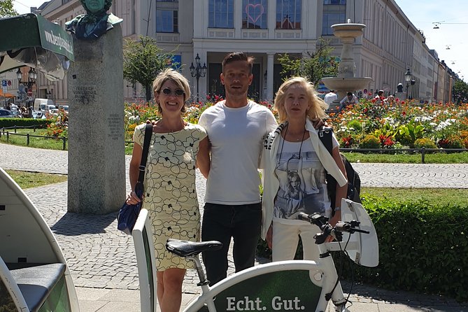 Private Munich Rickshaw City Tour and English Garden - Hofbräuhaus and Viktualienmarkt add everyday Munich