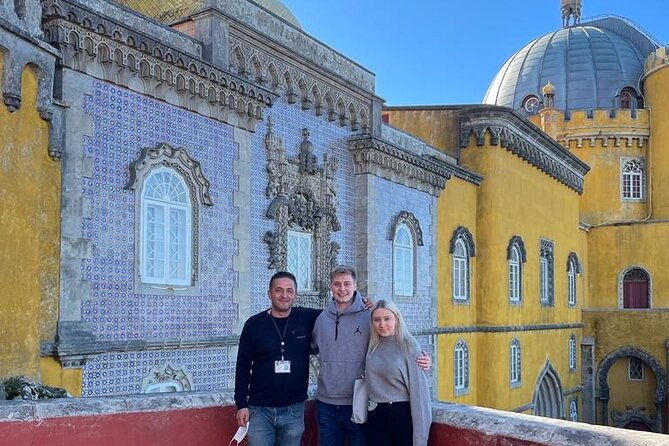 Private Tour of Sintra The Glorious Garden of Eden with Pickup - A short walk through Sintra’s old center